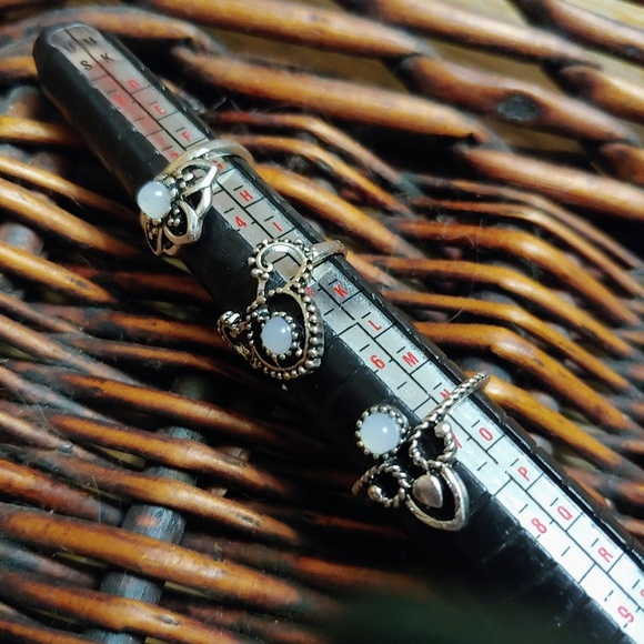 💛 LAST SET! 5-pc Princess Midi Ring Set - Picture 6 of 7